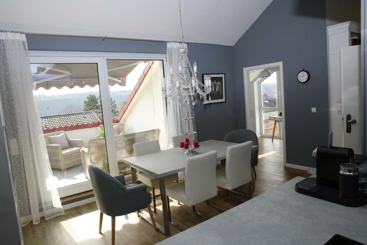 Mit Designerkueche, Loggia Nahe Stuttgart Apartment *